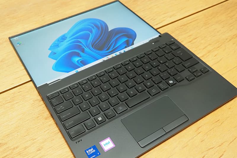 富士通 FMV WU5-K3を180度まで開く