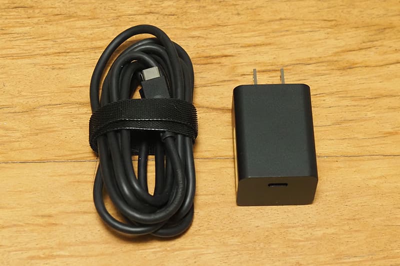 富士通 FMV WU5-K3のアダプター