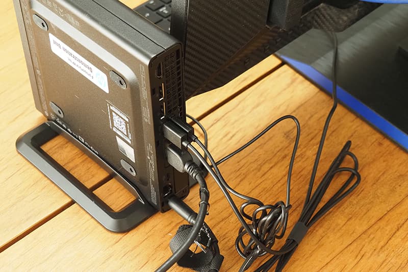 HP EliteDesk 8 Mini G1a Desktop PCをモニターと接続