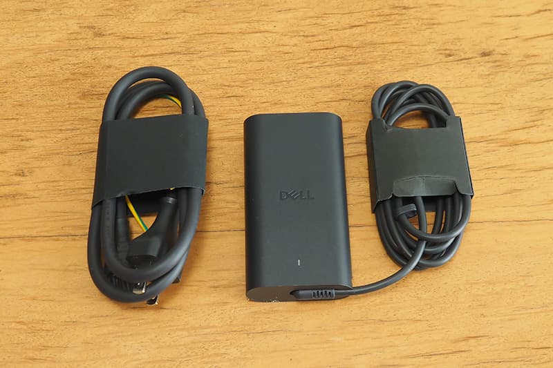 Dell XPS 14 DA14260のアダプター