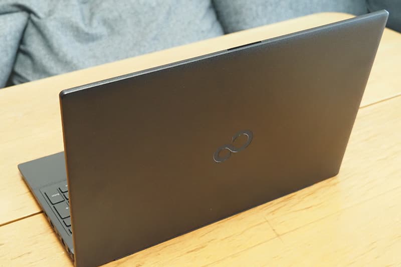 富士通 FMV WE1-K3のデザイン