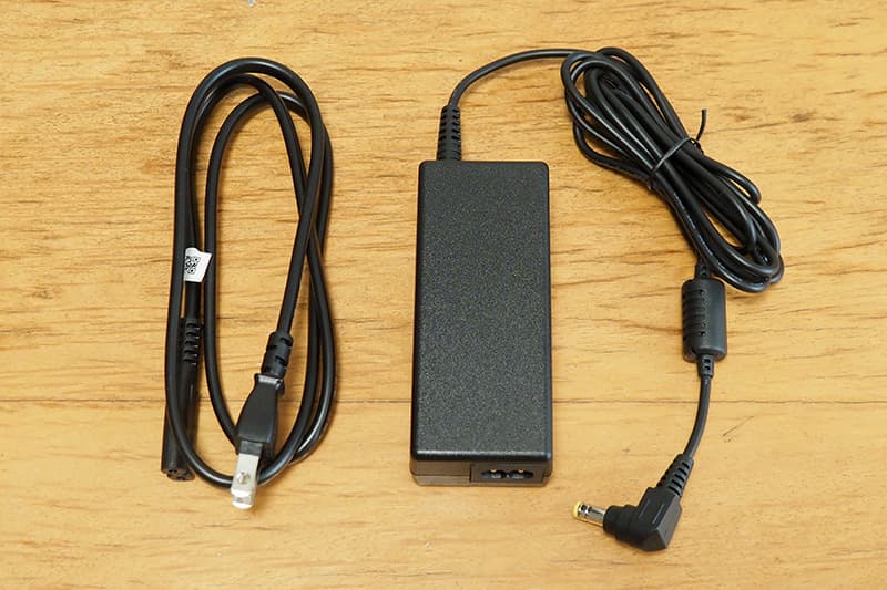 富士通 FMV WE1-K3のアダプター